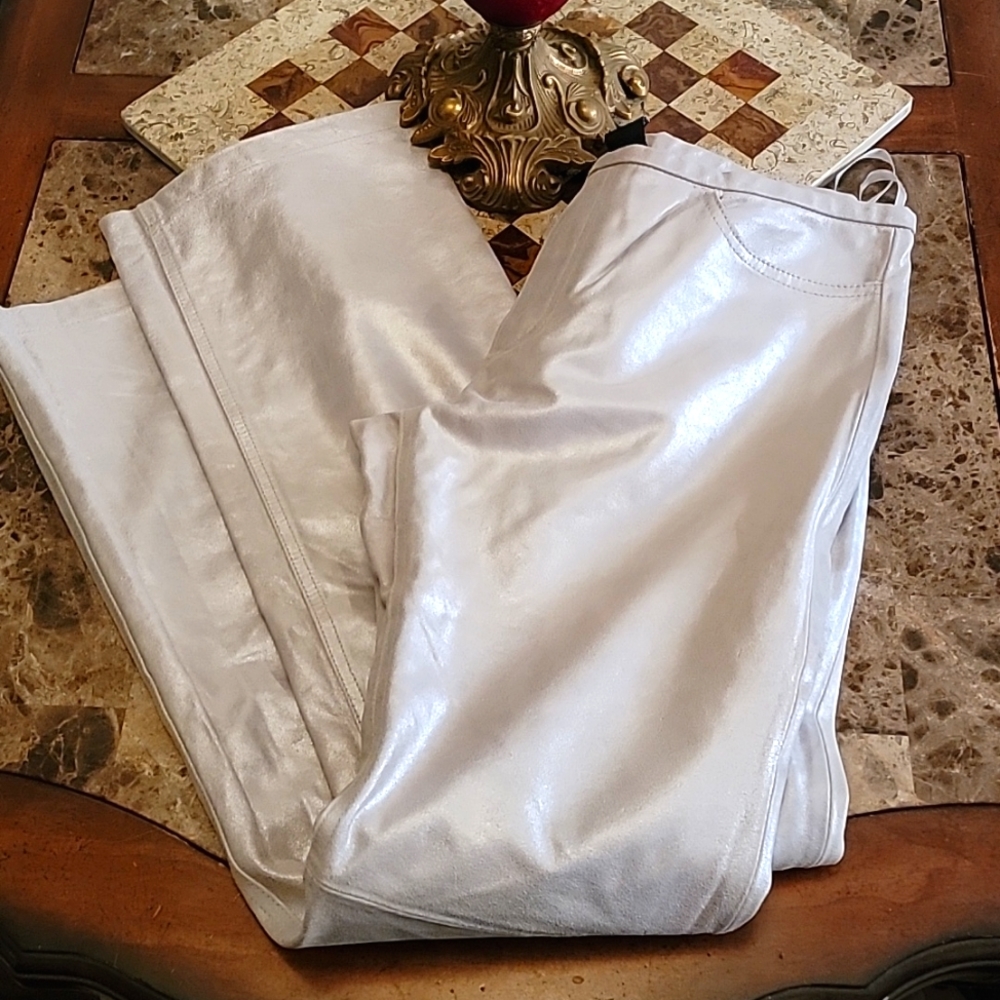 Leather Pearlescent gorgeous Trousers - Picture 4 of 8